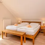 Freesenbruch Reihenhaus 8 - Zum * Zingst
