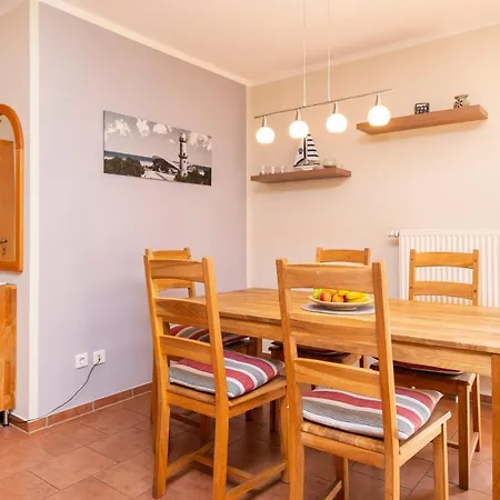 Freesenbruch Reihenhaus 8 - Zum * Zingst