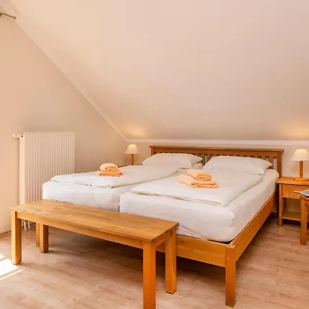 Freesenbruch Reihenhaus 8 - Zum * Zingst