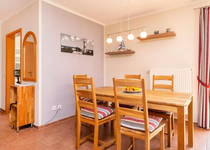 Freesenbruch Reihenhaus 8 - Zum * Zingst